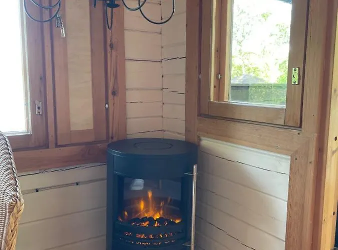 Valkeinen Semesterbostad *